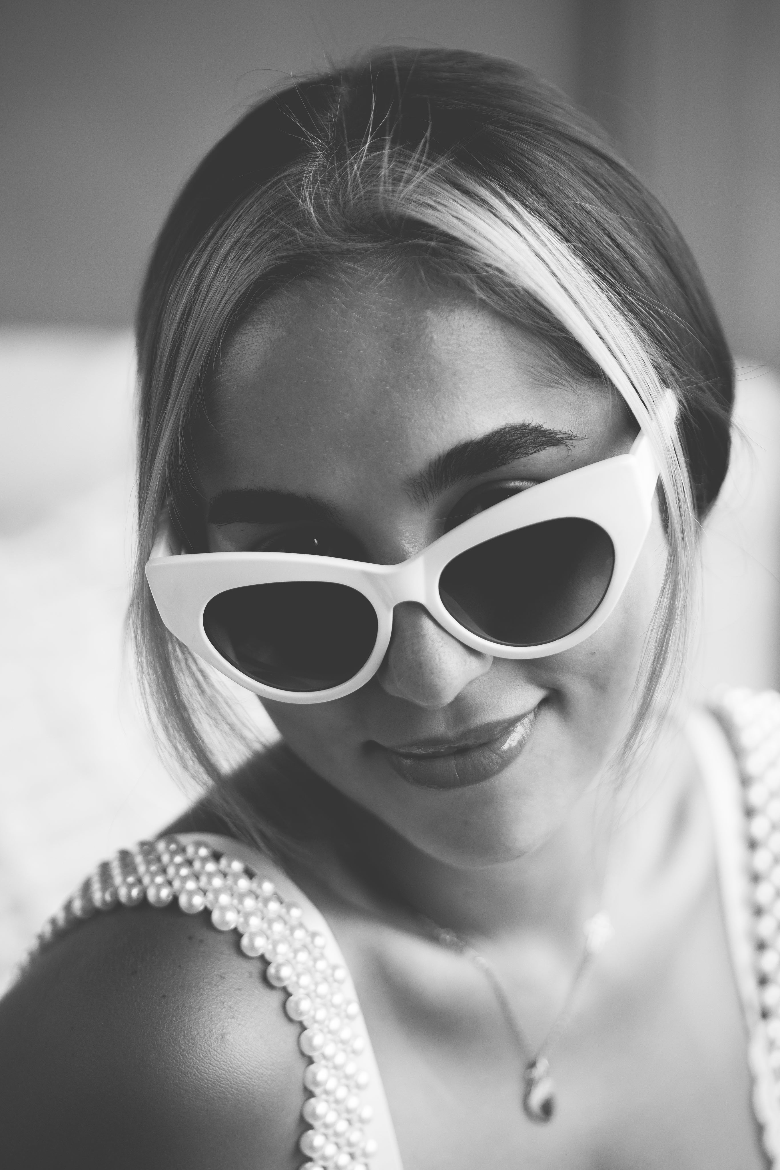 files/portrait-in-monochrome-of-woman-in-sunglasses.jpg